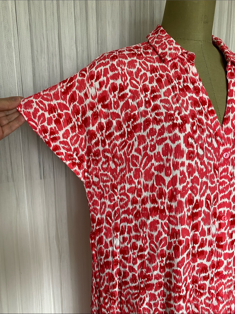 Red and White Animal Print Midi/Maxi Shirt Dress by Saint Tropez Size L - Picture 5 of 17